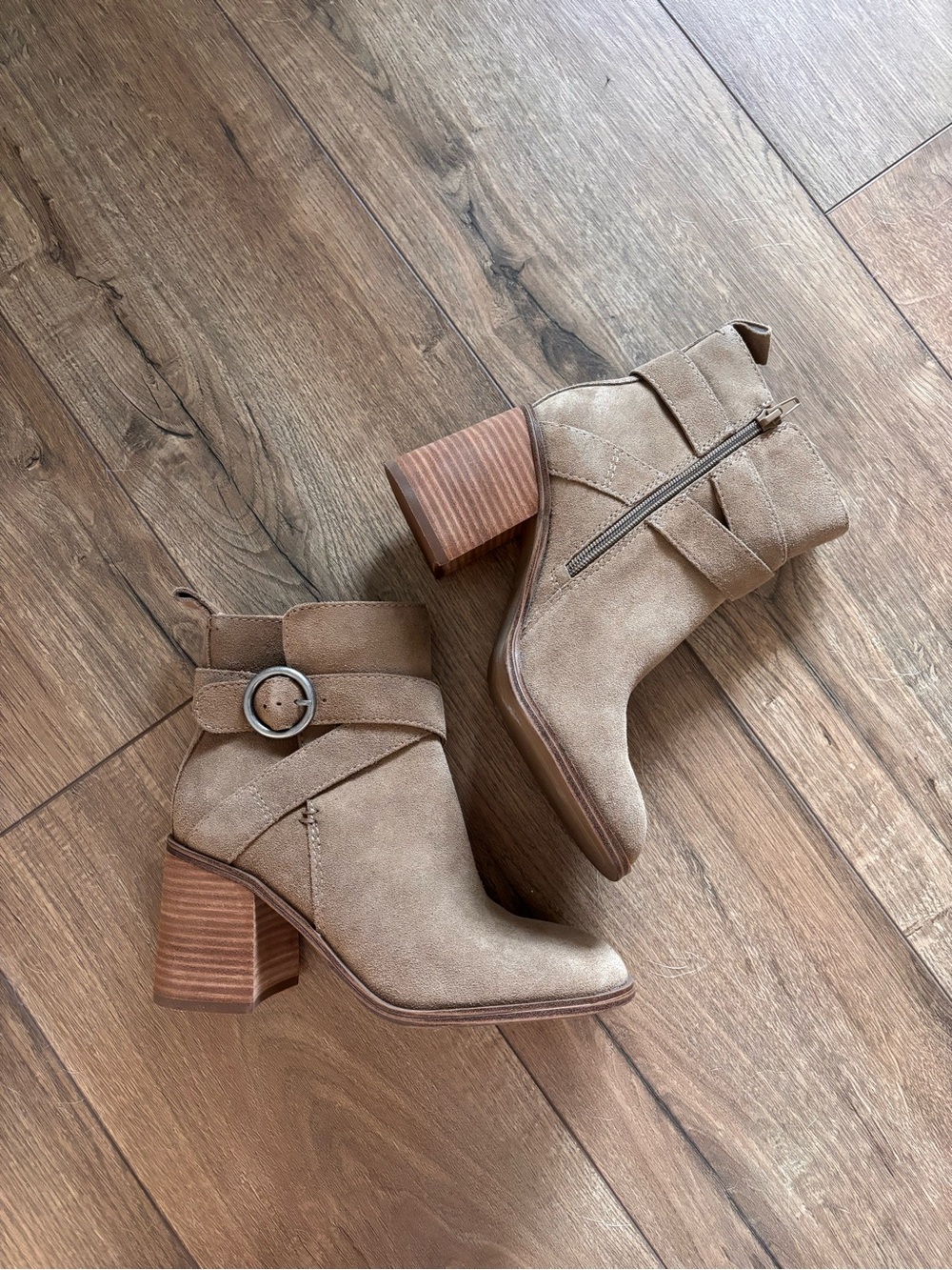 NWOT Crown Vintage Booties Size 6.5